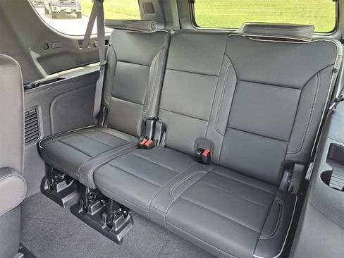 New 2025 Chevrolet Suburban Premier w/ Sun And Tow Package image 21