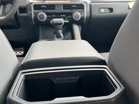 Used 2025 Toyota Tacoma TRD Sport image 7