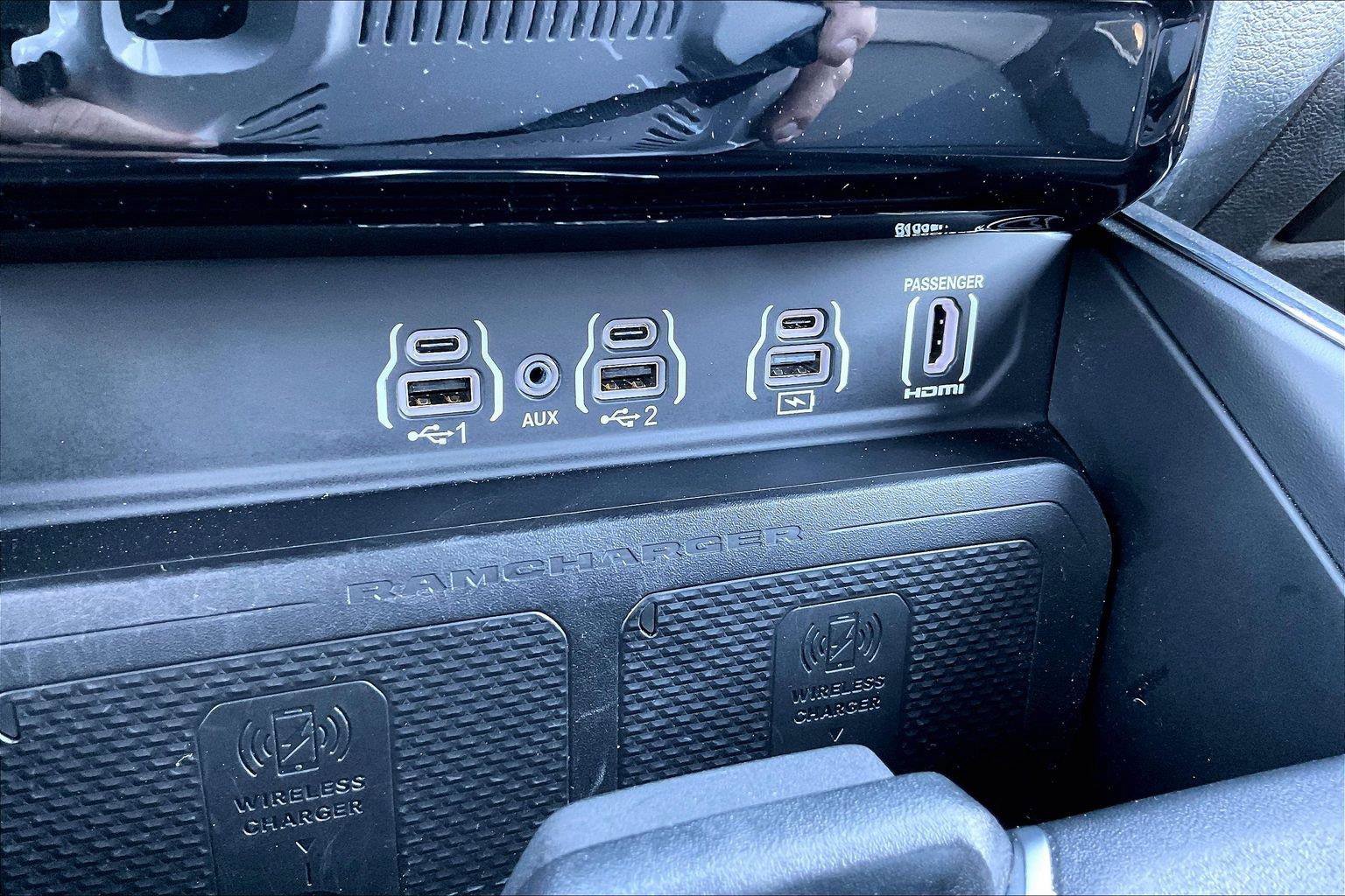 Used 2025 RAM 1500 Laramie w/ Night Edition AWD/4WD image 31