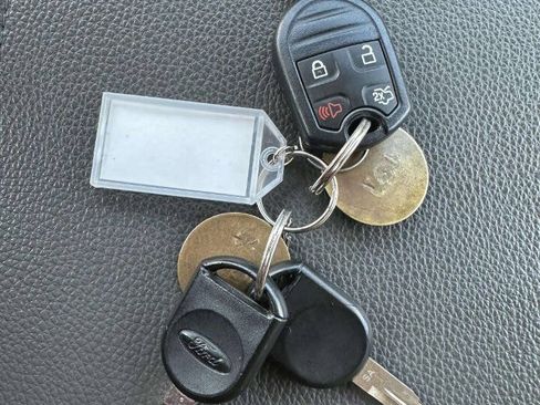 Used 2014 Ford Expedition XLT RWD image 34