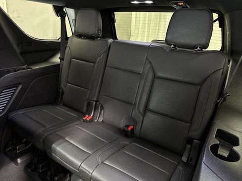 Used 2022 Chevrolet Tahoe LT w/ Luxury Package AWD/4WD image 15