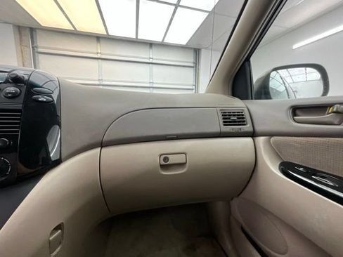 Used 2005 Toyota Sienna LE w/ LE Pkg 4 AWD/4WD image 10