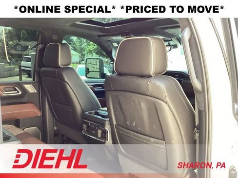 Used 2024 GMC Sierra 3500 Denali Ultimate AWD/4WD image 12