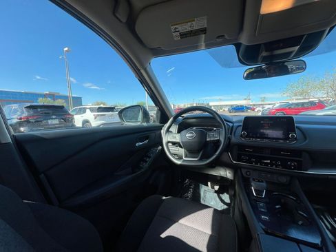 Used 2025 Nissan Rogue SV FWD image 35