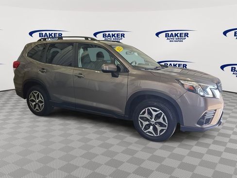 Used 2023 Subaru Forester Premium image 8