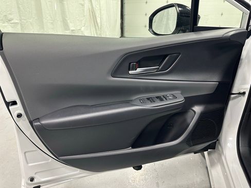 Used 2025 Toyota Prius XLE image 8