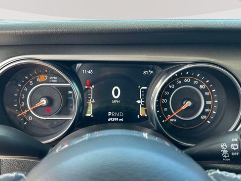 Used 2021 Jeep Wrangler Unlimited Sahara AWD/4WD image 18
