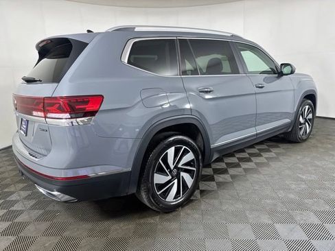 Used 2025 Volkswagen Atlas SEL AWD/4WD image 3