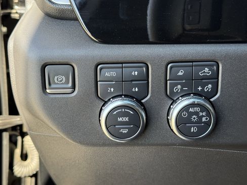 Used 2024 GMC Sierra 1500 SLT image 24