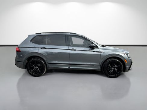 Used 2024 Volkswagen Tiguan SE R-Line FWD image 2