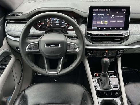 Used 2023 Jeep Compass Latitude w/ Sun and Sound Group image 11