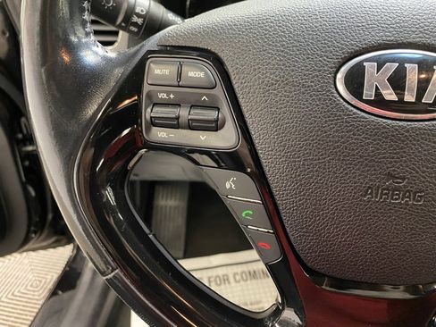 Used 2017 Kia Forte S image 27