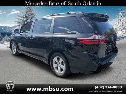 Used 2017 Toyota Sienna LE FWD image 16