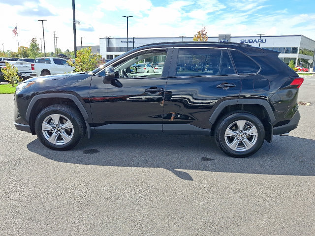 Used 2025 Toyota RAV4 XLE w/ Convenience Package AWD/4WD image 4