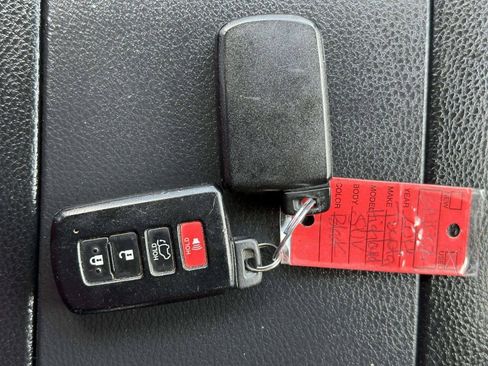 Used 2019 Toyota Highlander SE AWD/4WD image 43
