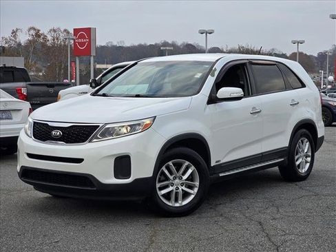 Used 2015 Kia Sorento LX image 2