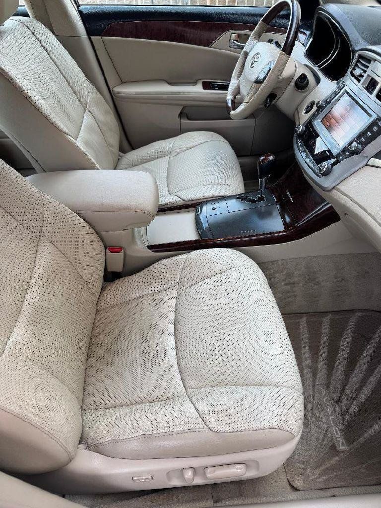 Used 2011 Toyota Avalon Limited FWD image 22