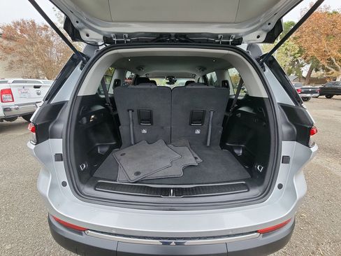 Certified 2023 Jeep Grand Cherokee L Laredo image 19