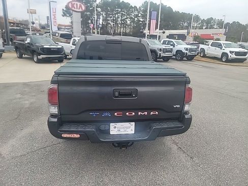 Used 2020 Toyota Tacoma TRD Sport w/ Technology Package image 6