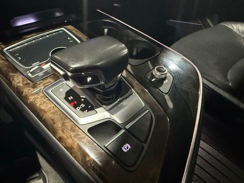 Used 2018 Audi Q7 3.0T Prestige w/ Prestige Package image 25