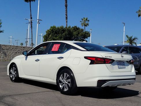 Used 2025 Nissan Altima 2.5 S FWD image 2