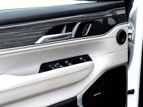 Used 2022 Jeep Wagoneer Series II w/ Flexible Seating Group AWD/4WD image 9