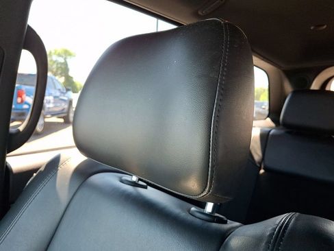 Used 2019 Jeep Grand Cherokee Altitude AWD/4WD image 18