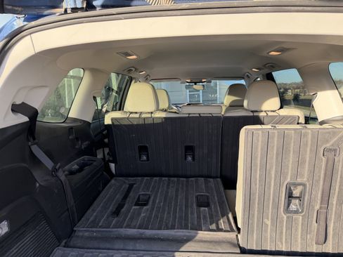 Used 2022 Subaru Ascent Limited image 7