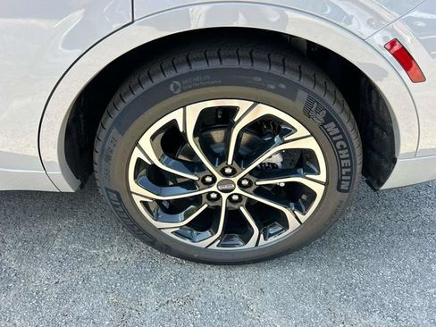 New 2026 Lincoln Nautilus Reserve AWD/4WD image 11