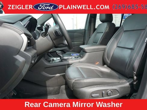 Used 2023 Chevrolet Traverse LT w/ LT Premium Package AWD/4WD image 19