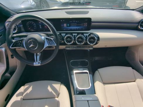 Used 2025 Mercedes-Benz CLA 250 image 2