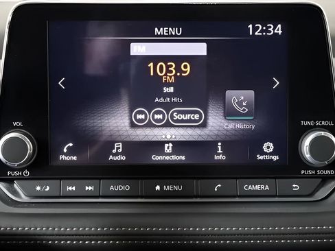 Used 2025 Nissan Rogue S FWD image 26