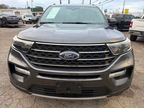 Used 2020 Ford Explorer XLT w/ Equipment Group 202A image 4