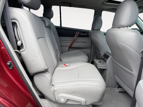 Used 2010 Toyota Highlander Limited AWD/4WD image 24