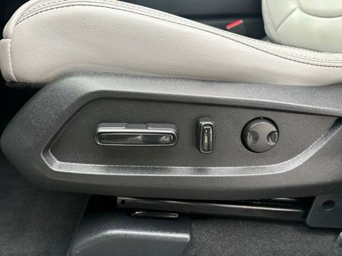 Used 2025 Honda Pilot EX-L image 26