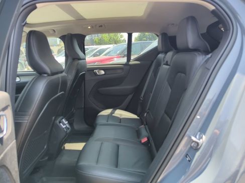 Used 2023 Volvo XC40 B5 Ultimate w/ Protection Package Premier AWD/4WD image 9