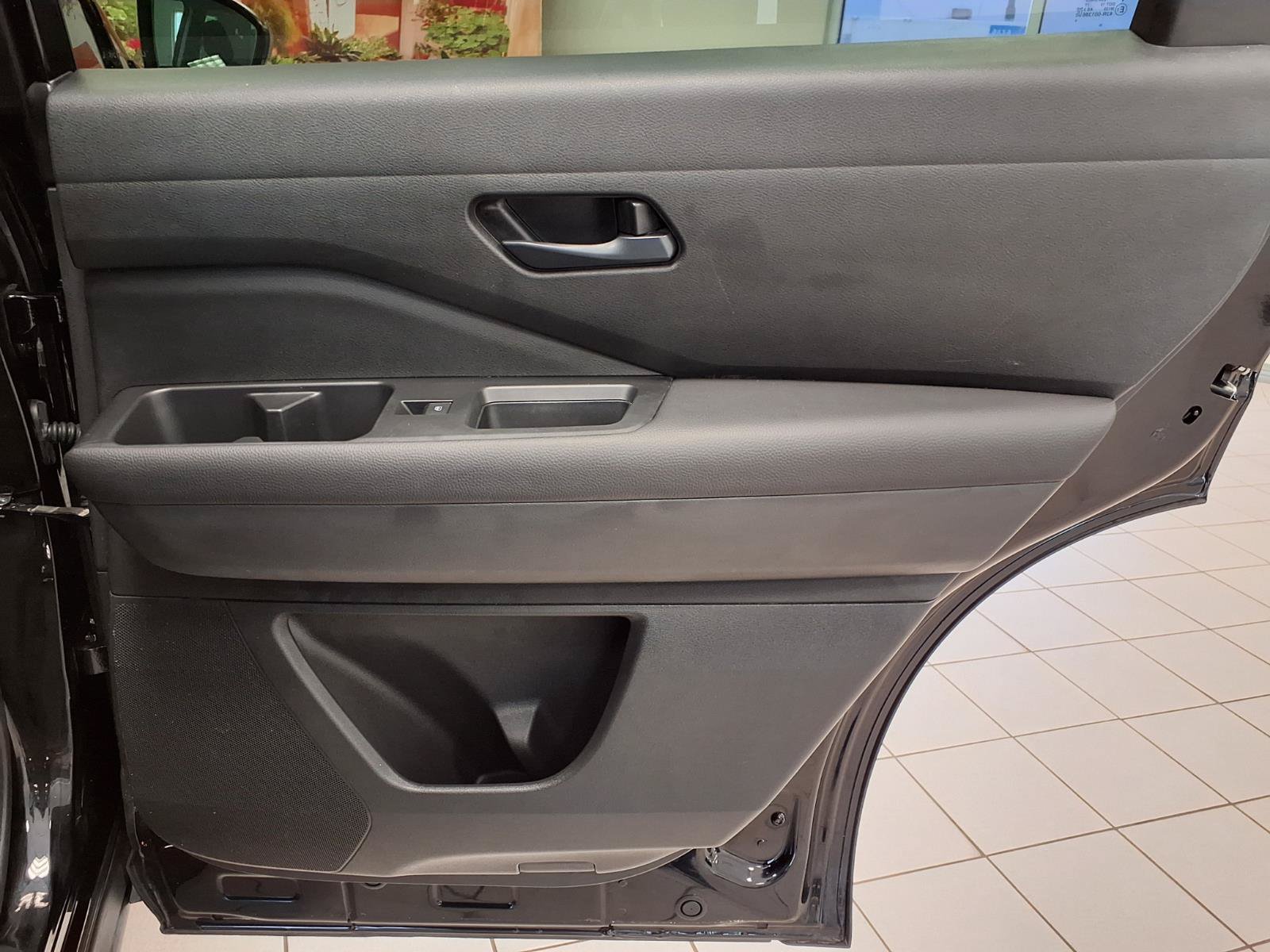 Used 2025 Nissan Pathfinder SV AWD/4WD image 12