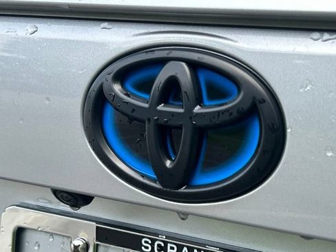 Used 2022 Toyota RAV4 XLE Premium AWD/4WD image 15