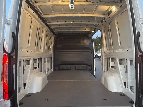 Used 2023 Mercedes-Benz Sprinter 144 Cargo image 16