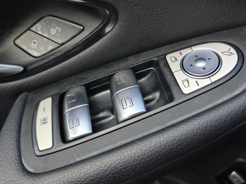 Certified 2022 Mercedes-Benz GLC 300 4MATIC image 33