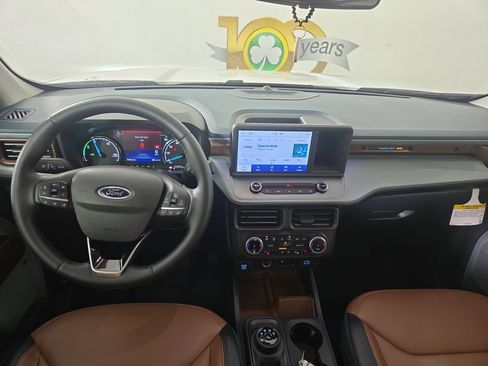 Used 2024 Ford Maverick Lariat image 13