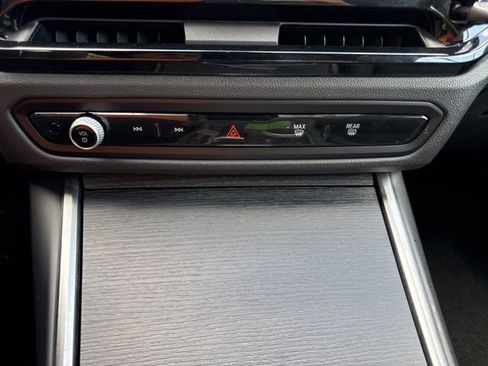 Used 2025 BMW 430i Convertible w/ Premium Package image 19