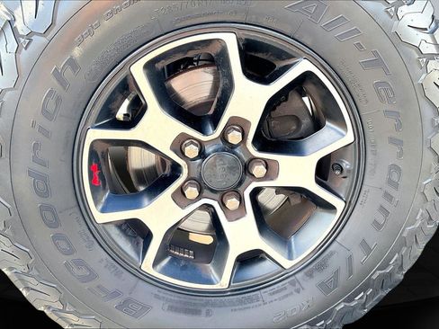 Used 2020 Jeep Wrangler Unlimited Rubicon w/ Dual Top Group AWD/4WD image 36