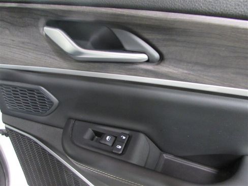 Used 2023 Jeep Grand Cherokee 4WD 4xe image 60