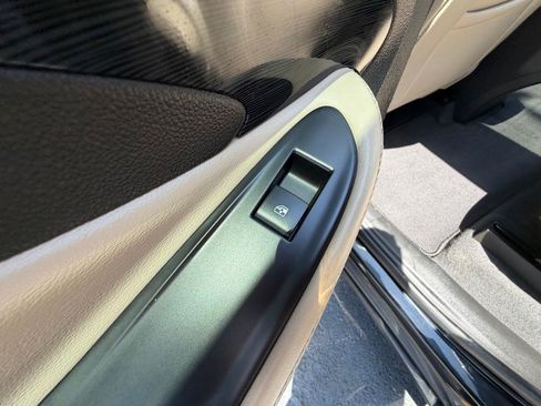 Used 2017 Buick Envision Essence FWD image 17