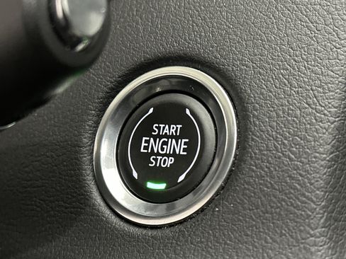 Used 2021 Cadillac XT4 Luxury image 30