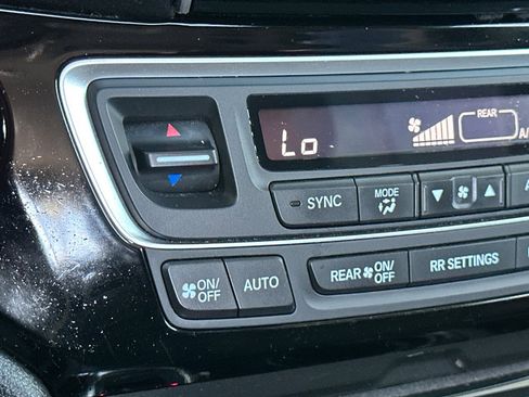 Used 2022 Honda Pilot Touring image 31