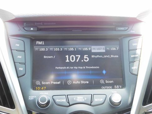 Used 2014 Hyundai Veloster w/ Style Package 02 FWD image 9