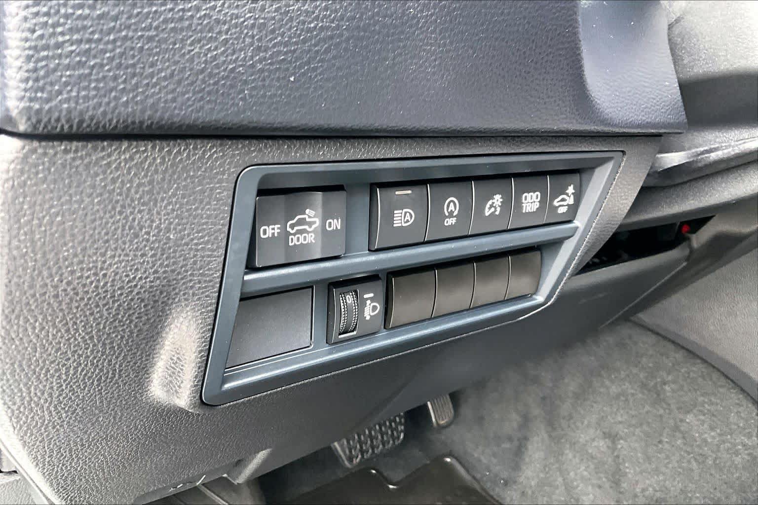 Used 2024 Toyota Tundra SR5 w/ SR5 Convenience Package AWD/4WD image 32