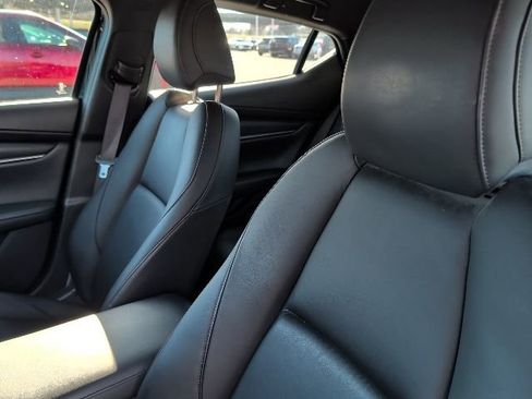 Used 2021 MAZDA MAZDA3 s image 4